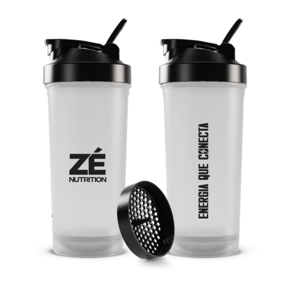 coqueteleira transparente com logo da Zé Nutrition e a frase energia que conecta impressas em fundo branco