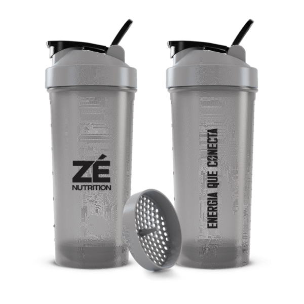 coqueteleira cinza com logo da Zé Nutrition e a frase energia que conecta impressas em fundo branco
